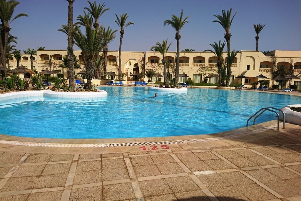 pools-outdoor-pool