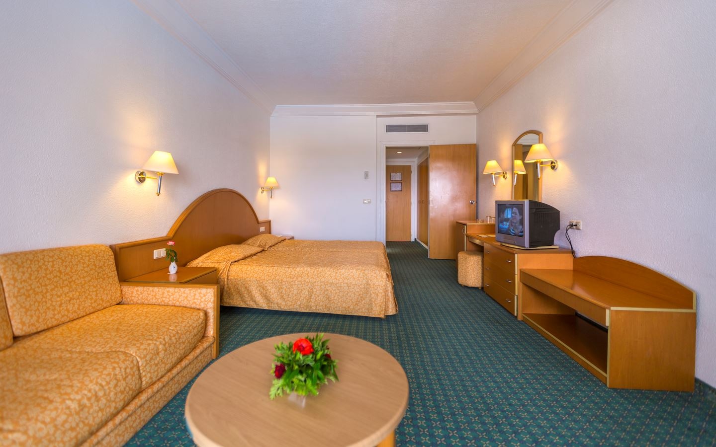 rooms-room-standard-with-balcony-or-terrace