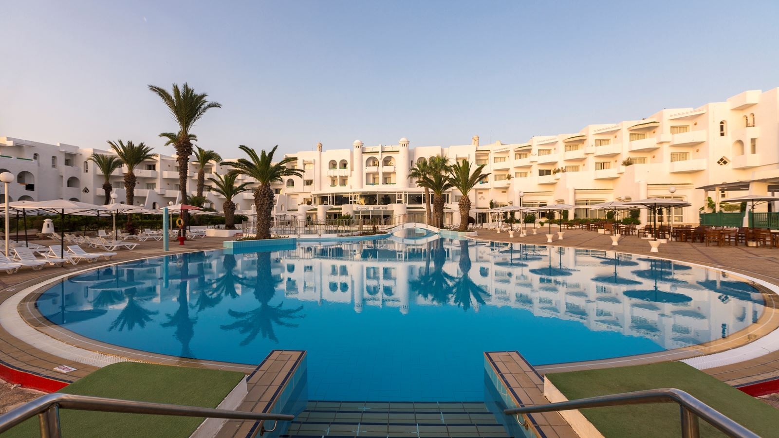 pools-outdoor-pool