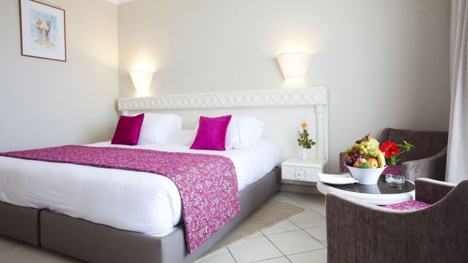 rooms-coral-room