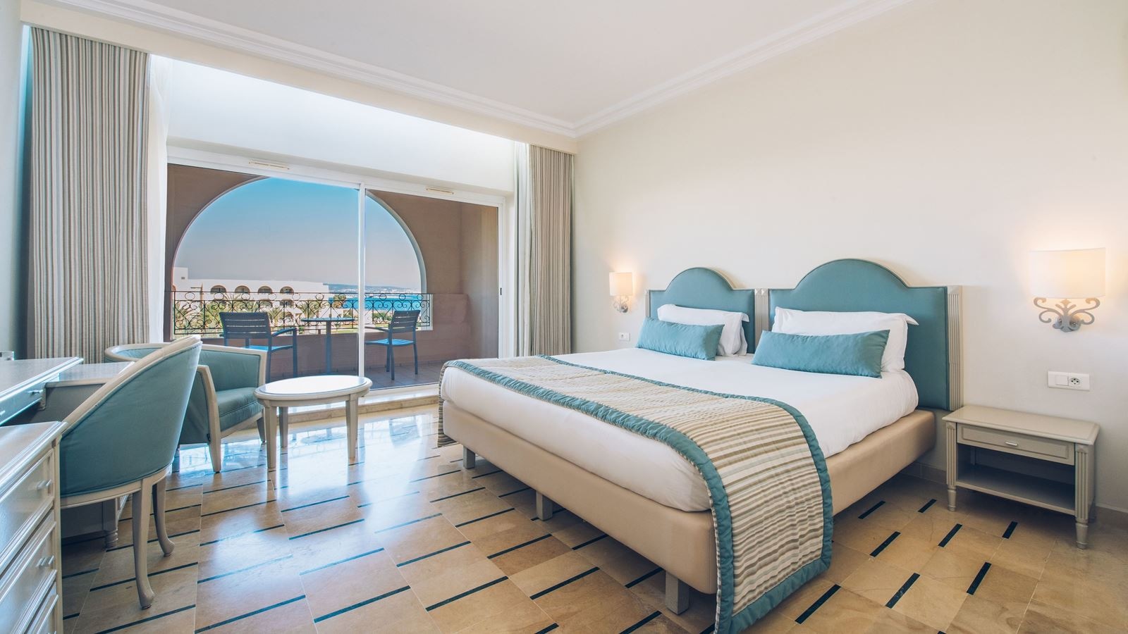 rooms-family-room