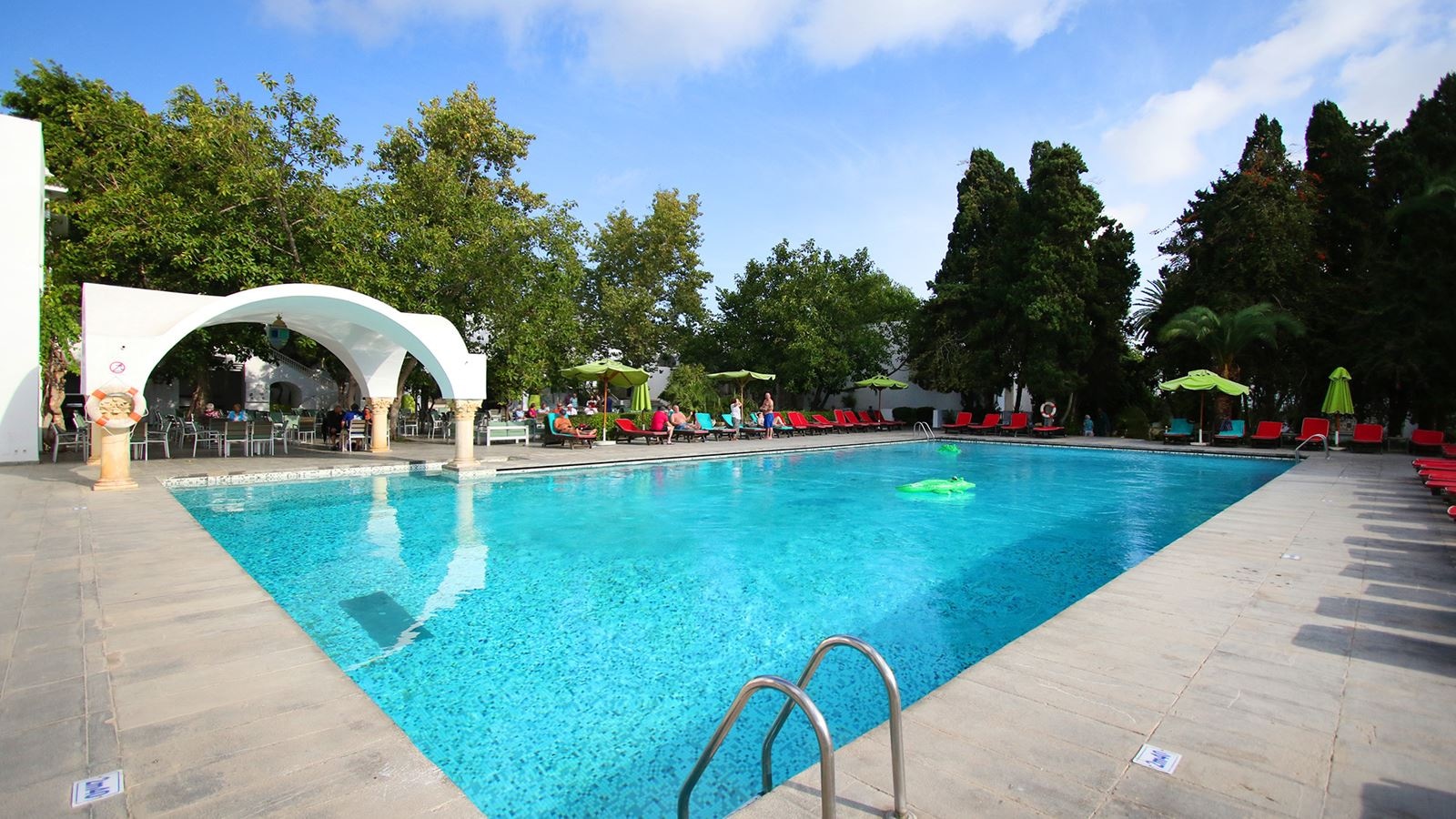 pools-outdoor-pool