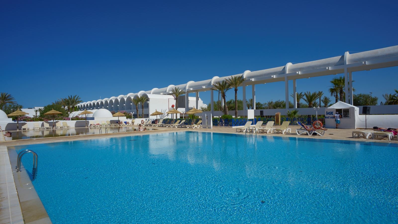 pools-outdoor-pool