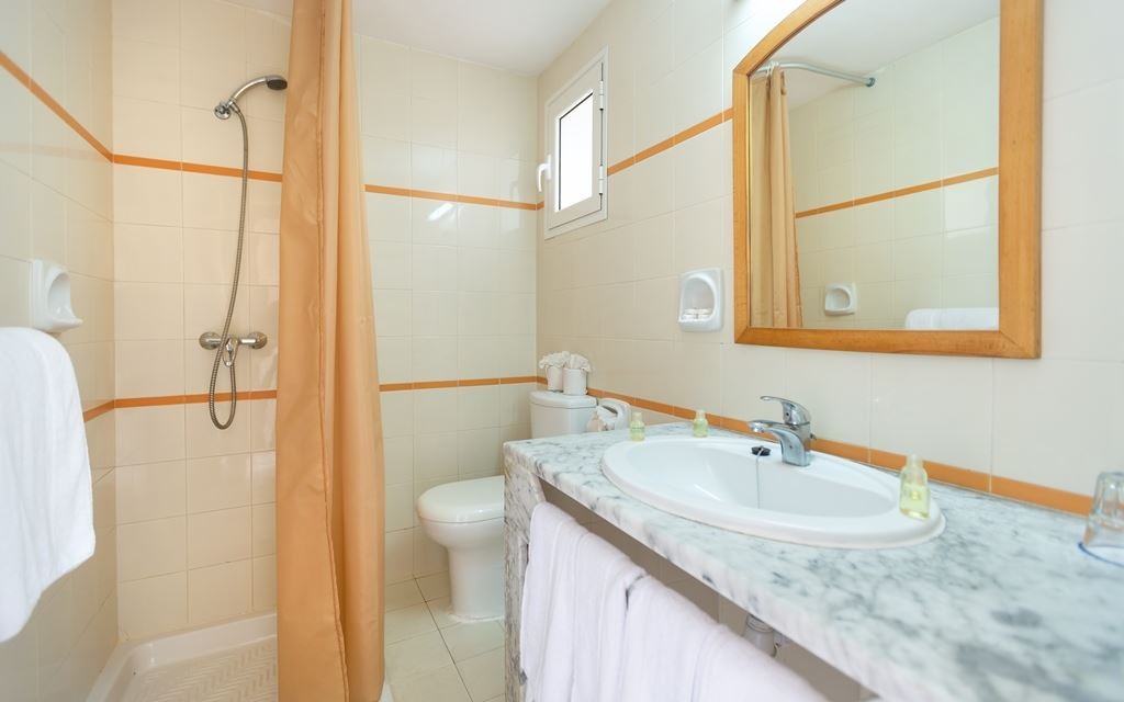 rooms-standard-room