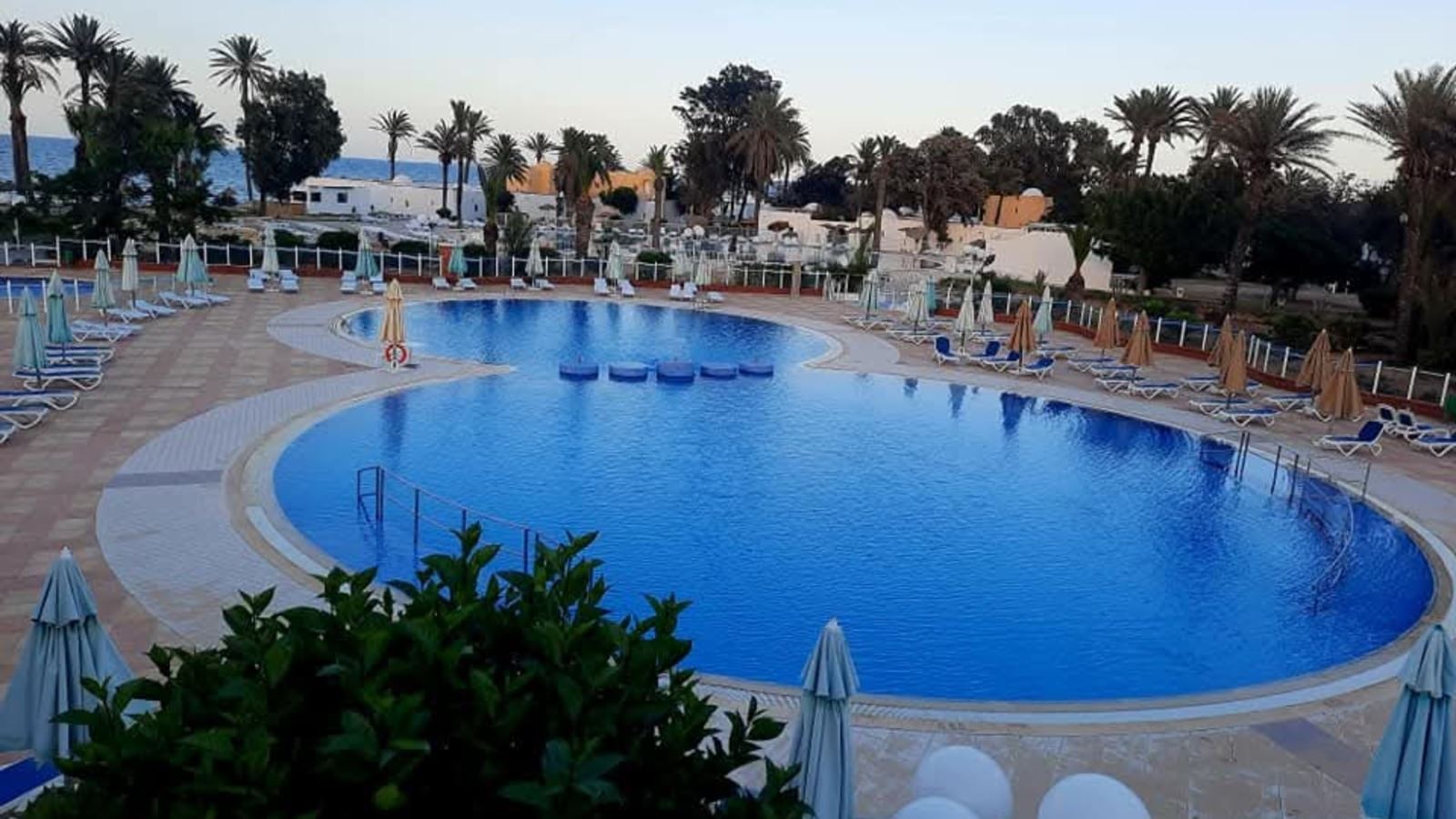 pools-outdoor-pool