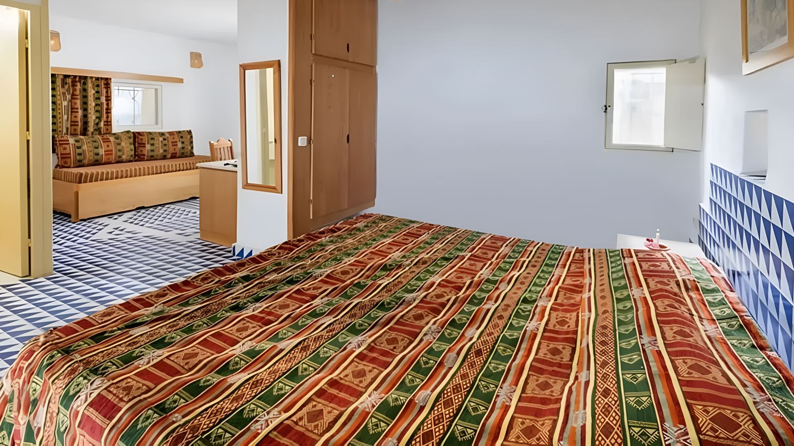 rooms-triple-room