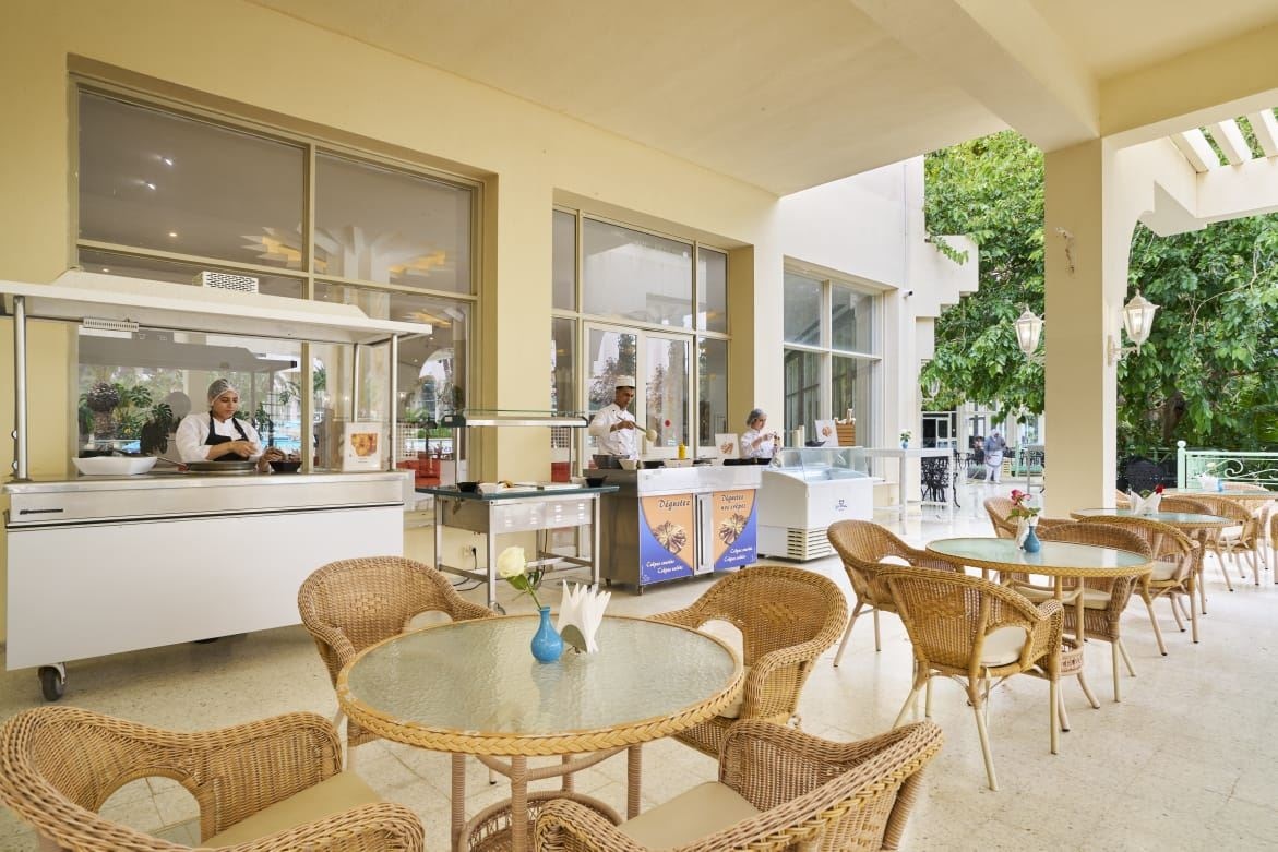 restaurants-bistro-or-lobby-bar