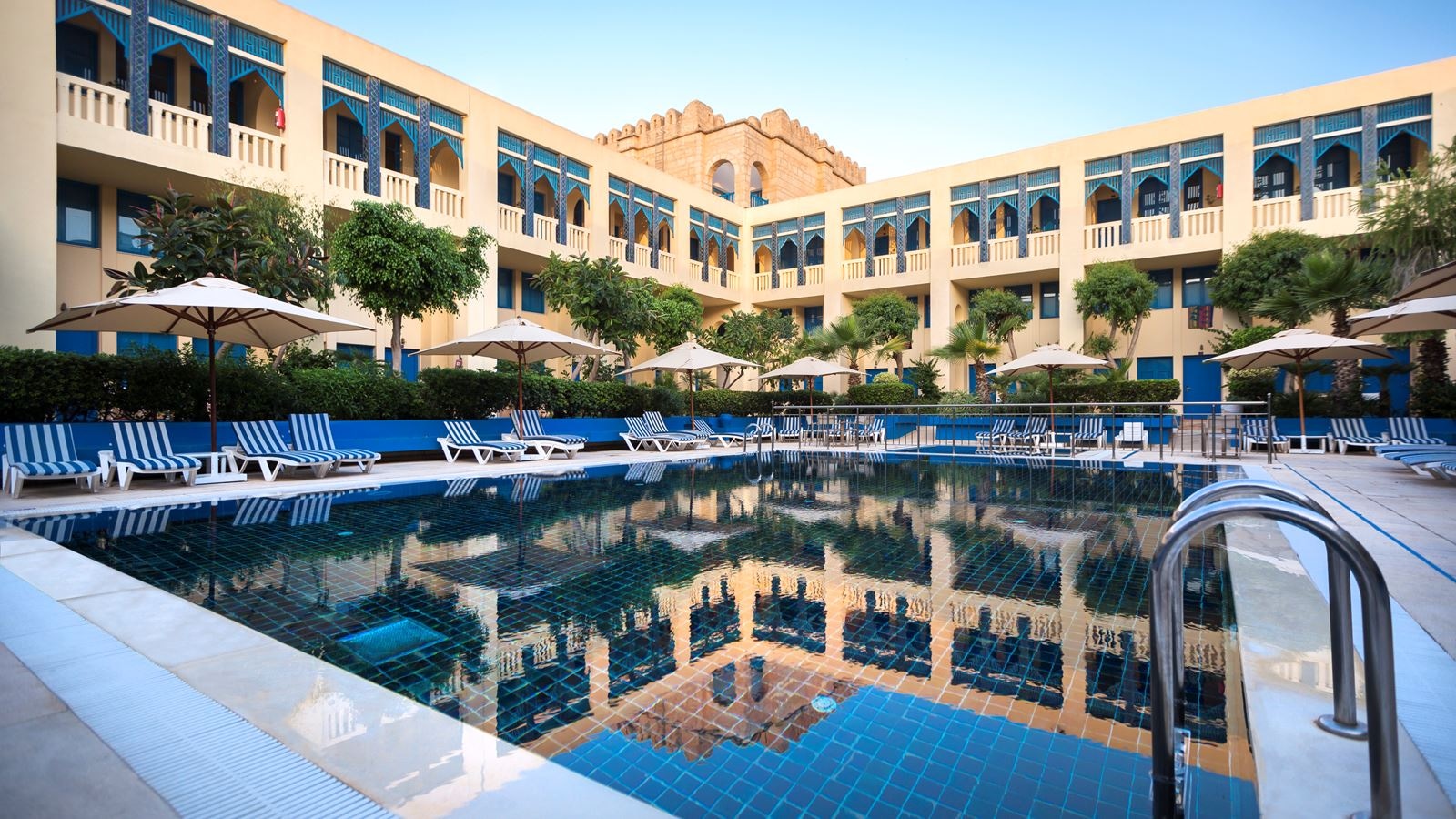 pools-outdoor-pool