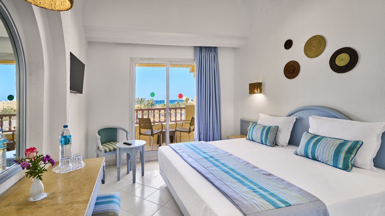 rooms-single-wchild-pool-view-room
