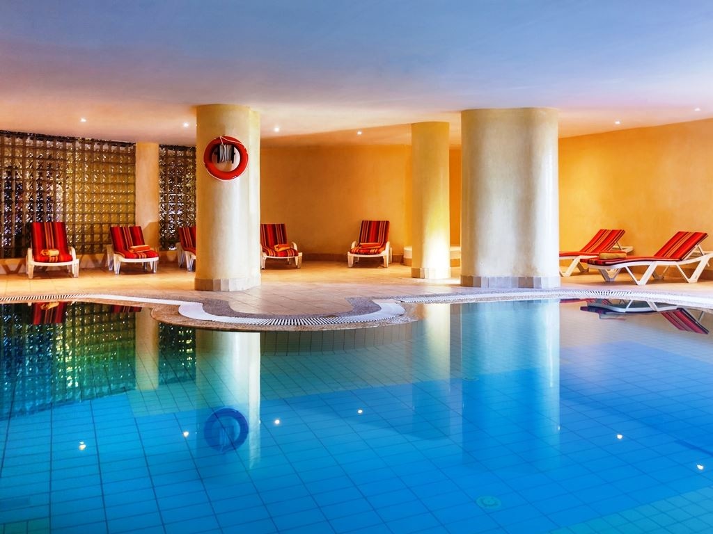 pools-indoor-pool