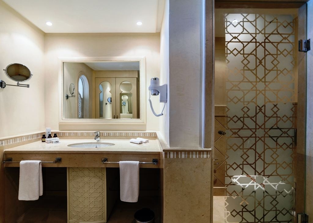 rooms-superior-room