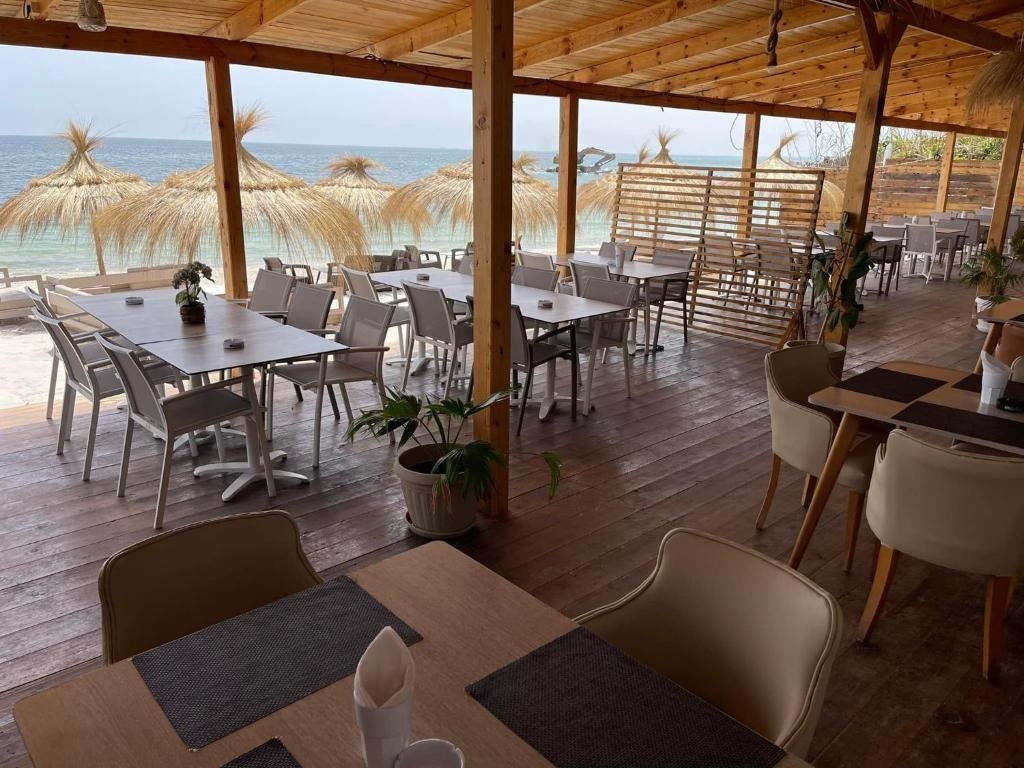 restaurants-restaurants