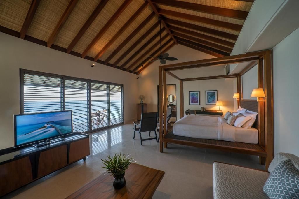 rooms-deluxe-lagoon-pool-villa