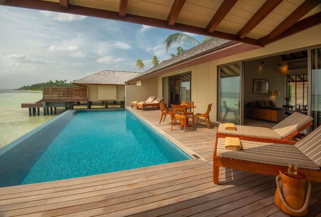 rooms-sunrise-2-bedroom-water-pool-villa