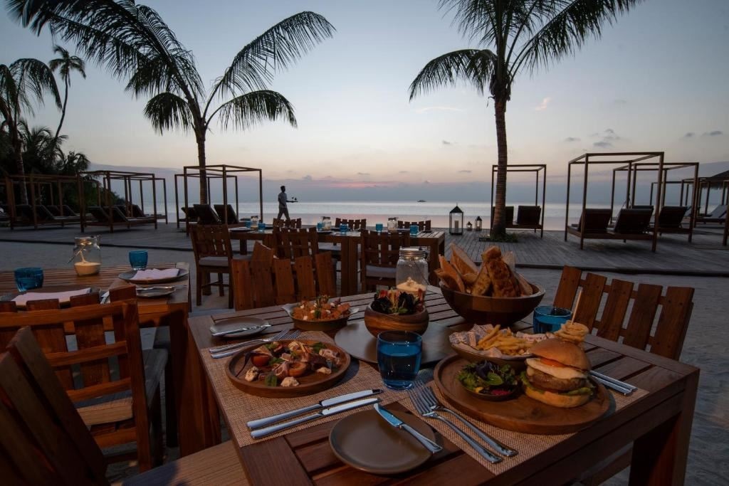 restaurants-restaurants
