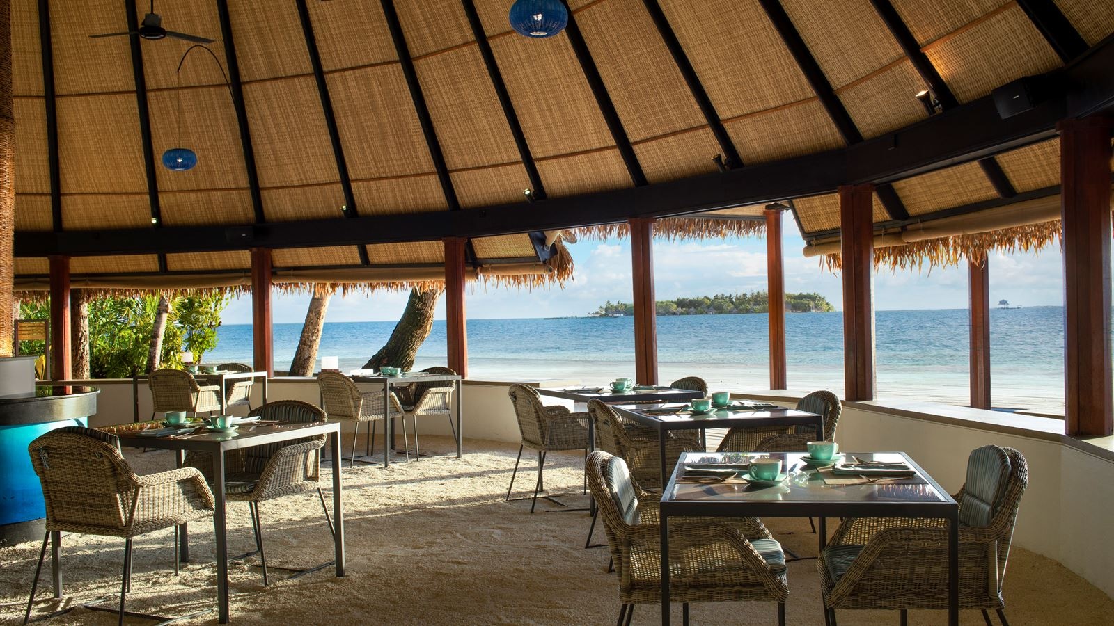 restaurants-riveli-restaurant