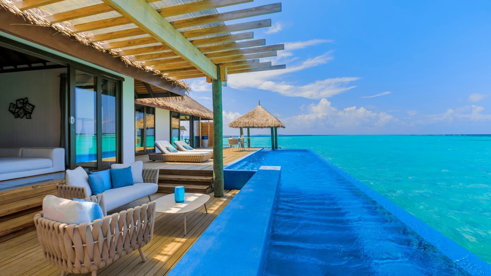 rooms-water-suite