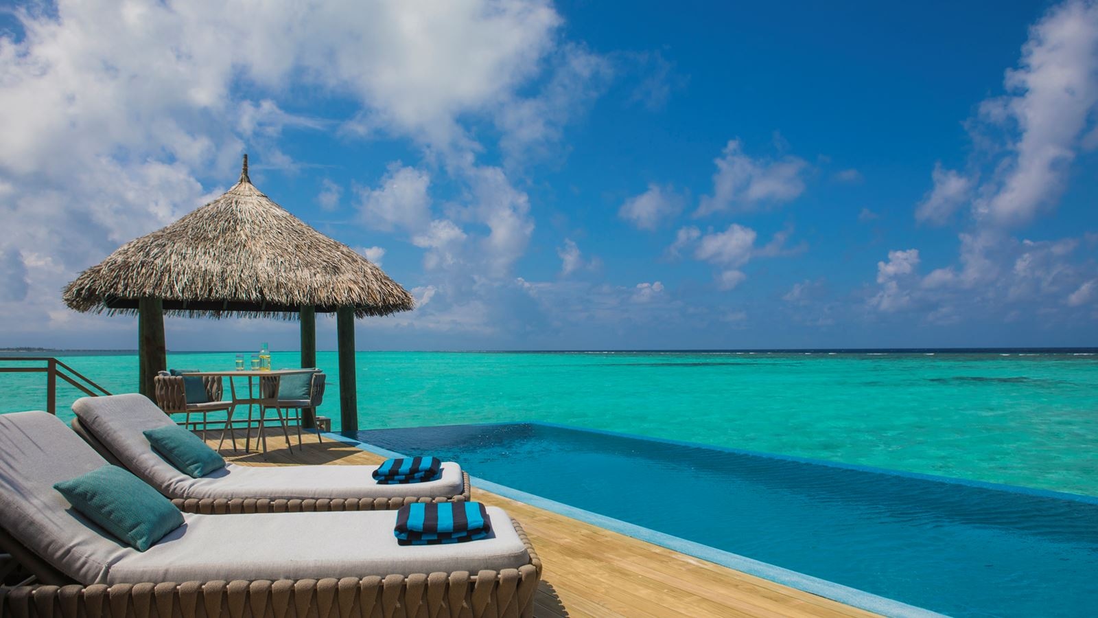 rooms-water-suite