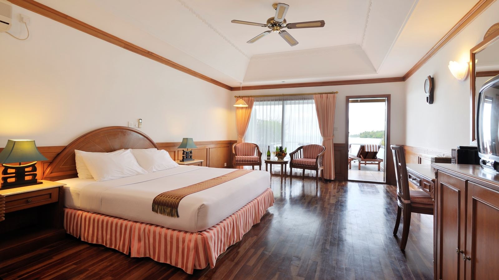 rooms-water-villa