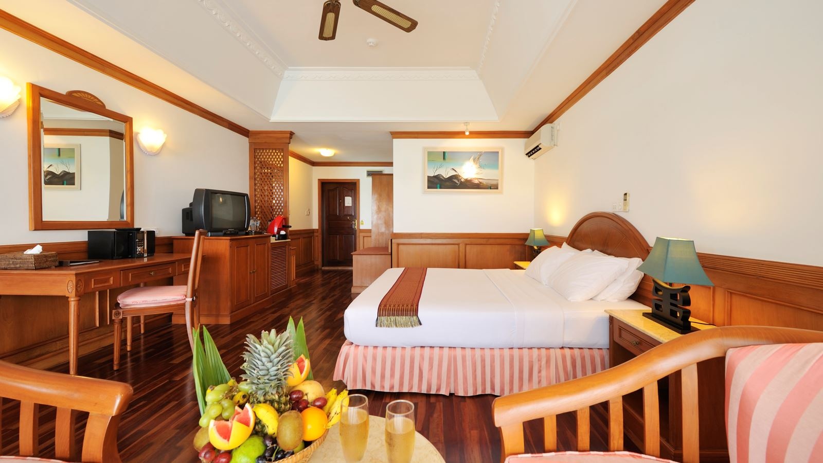 rooms-water-villa