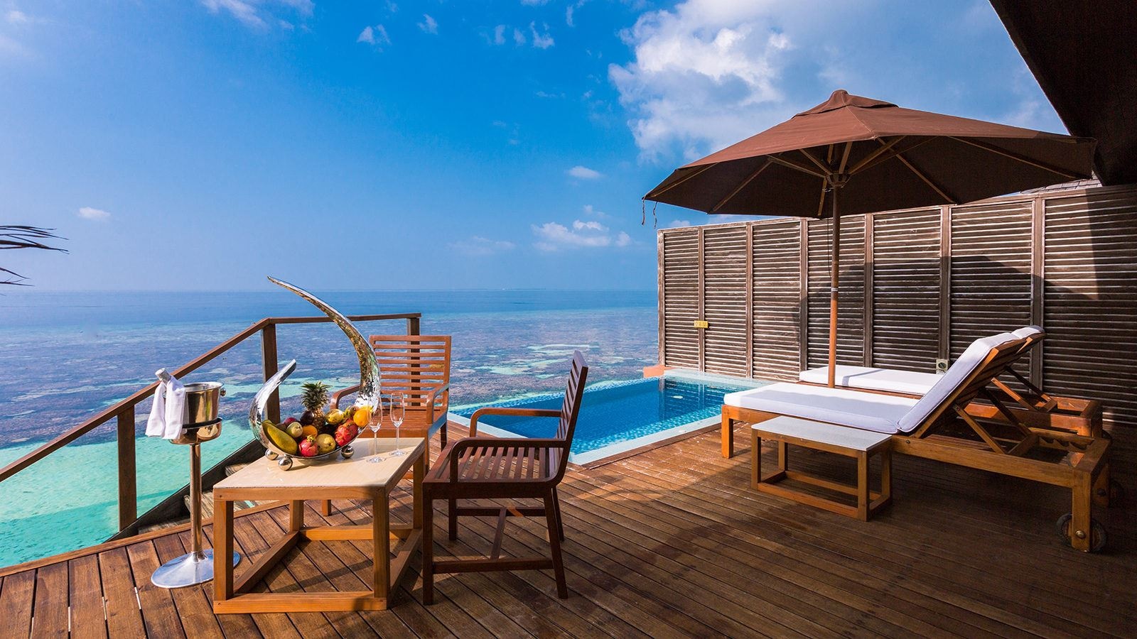 rooms-deluxe-water-villa-with-plunge-pool