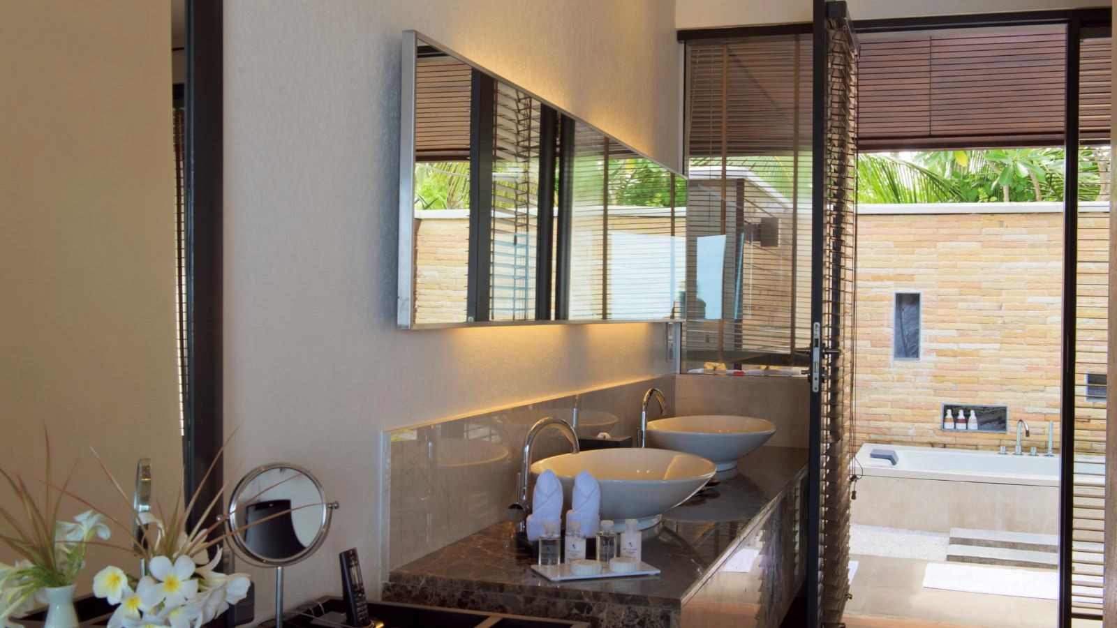 rooms-lagoon-villa
