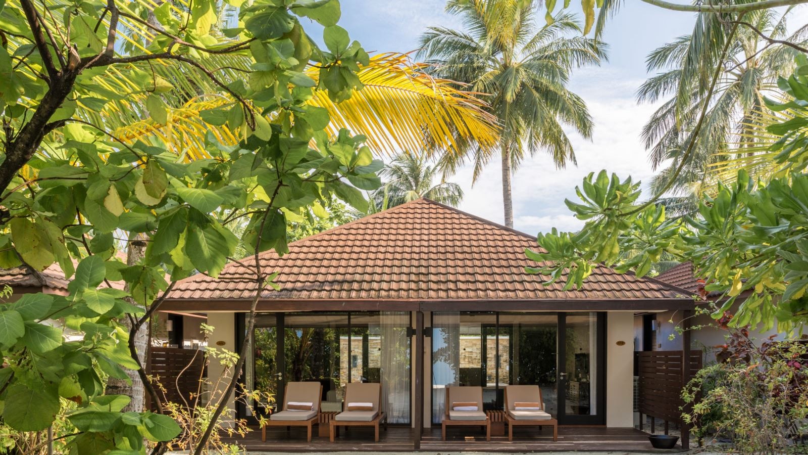 rooms-beach-family-villa