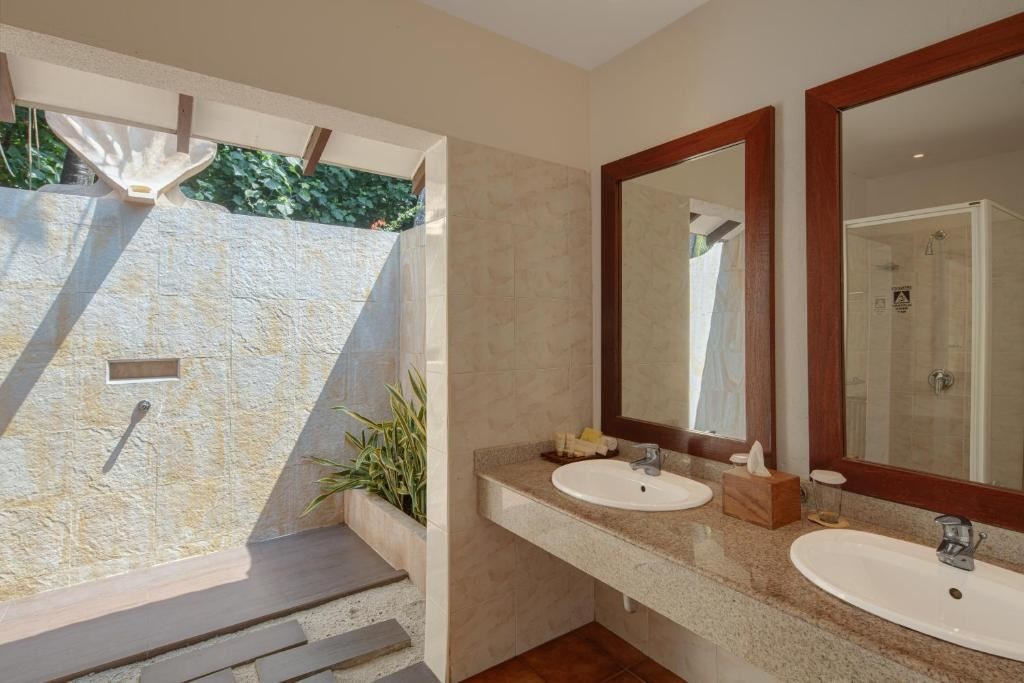 rooms-two-bedroom-family-beach-villa