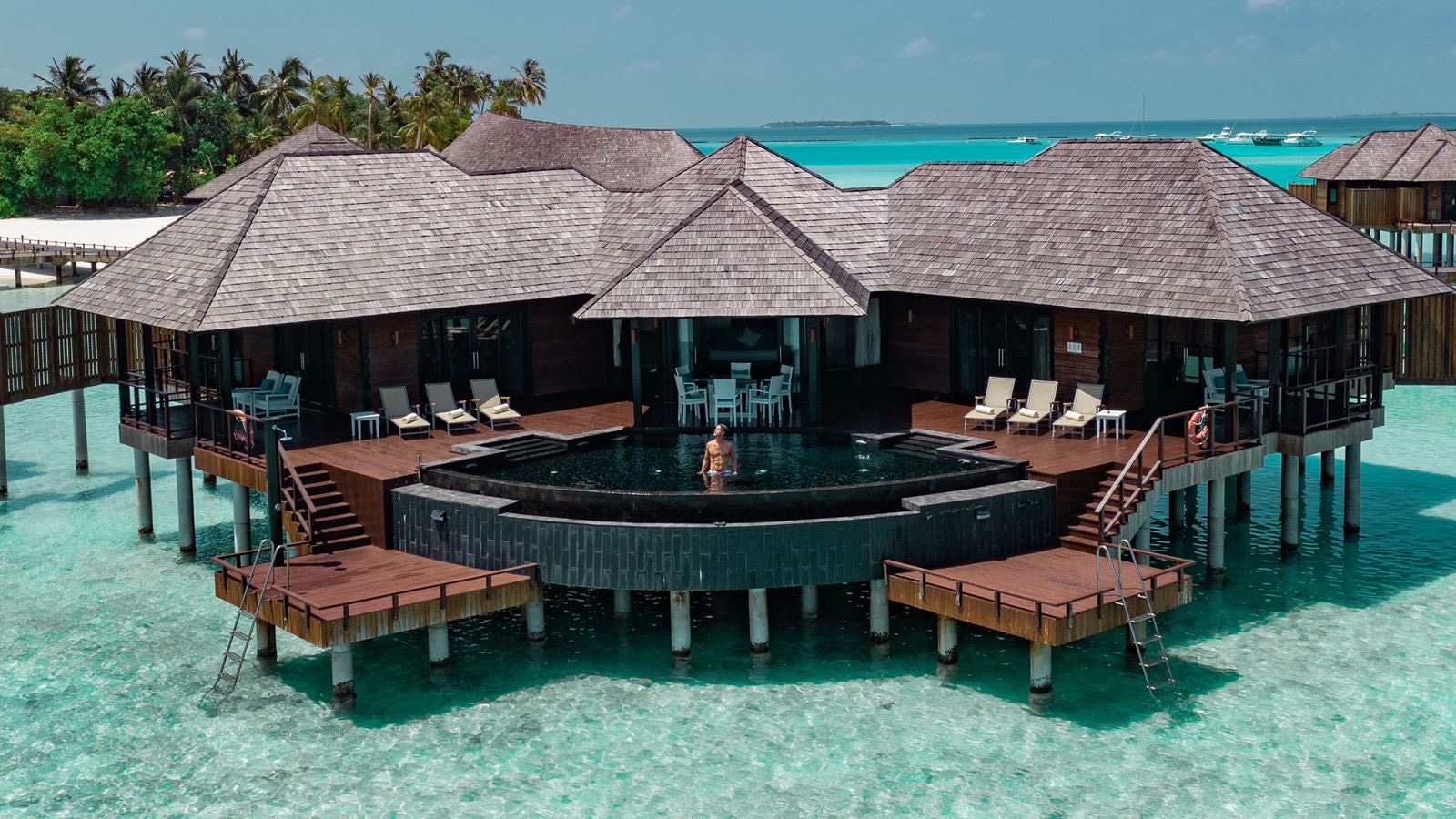 rooms-aqua-retreat
