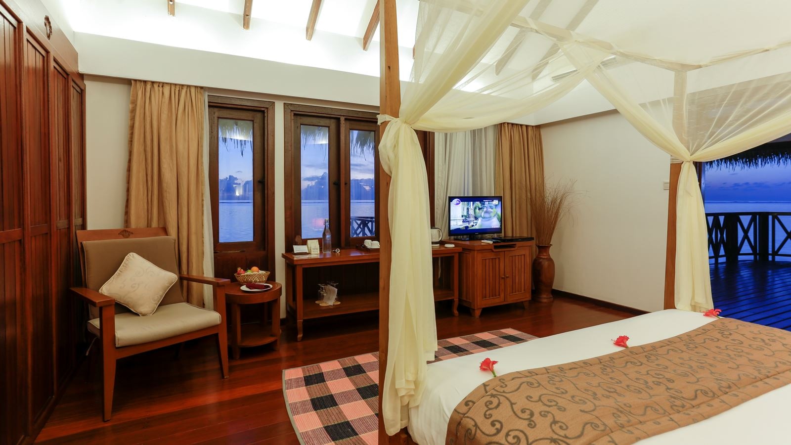 rooms-lagoon-suites