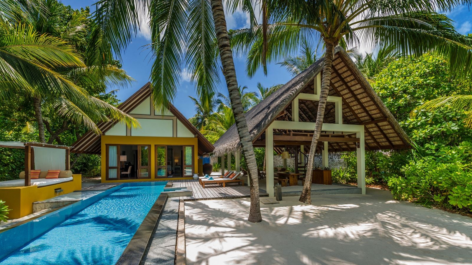 rooms-family-beach-villa-with-pool