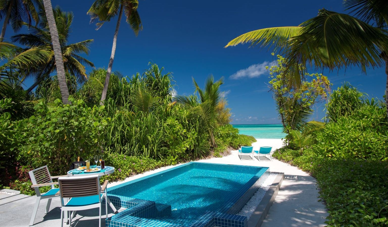 rooms-sunset-beach-pool-villa-with-swirlpool