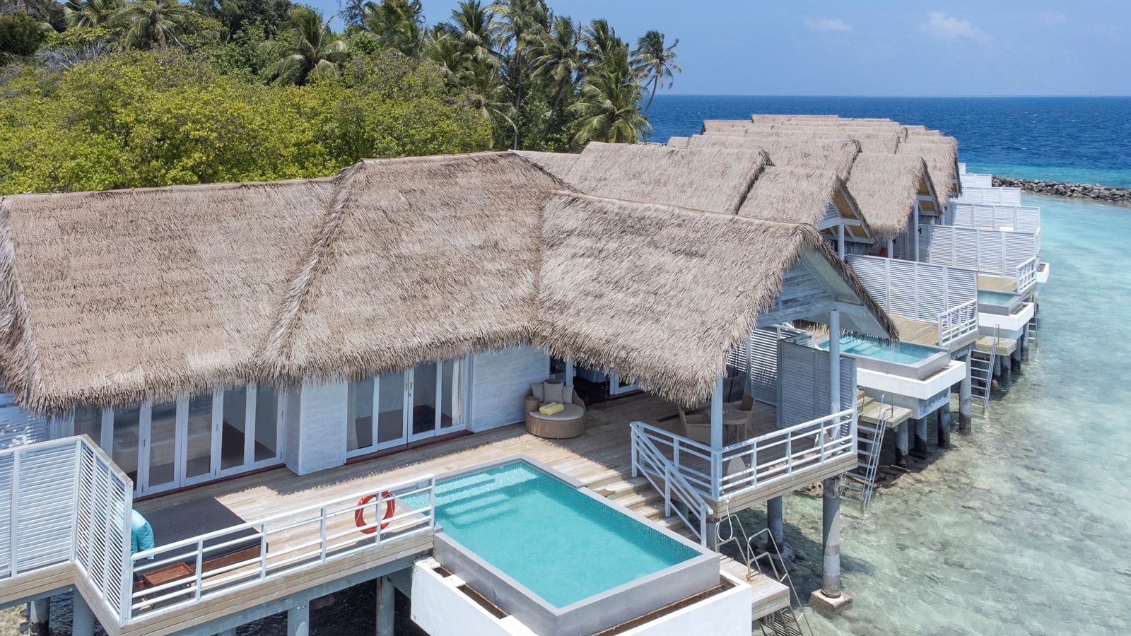 rooms-over-water-suite-with-private-pool