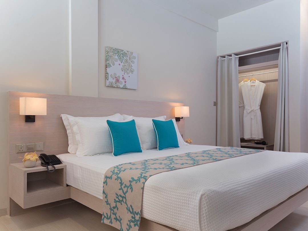 rooms-deluxe-room