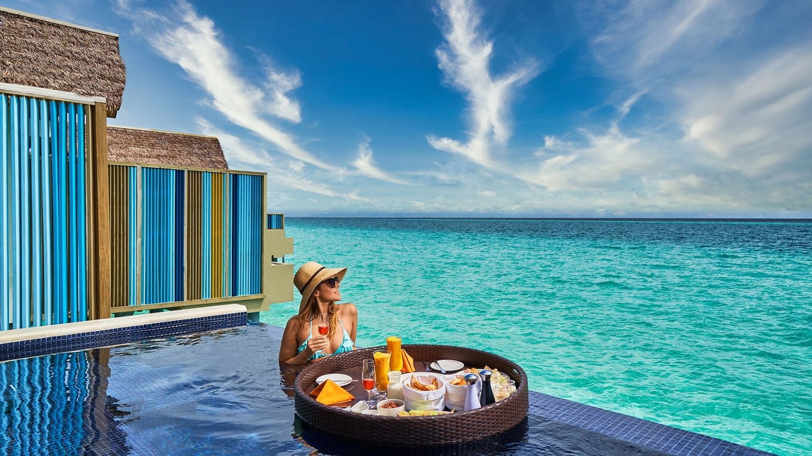 rooms-platinum-overwater-pool-villaking