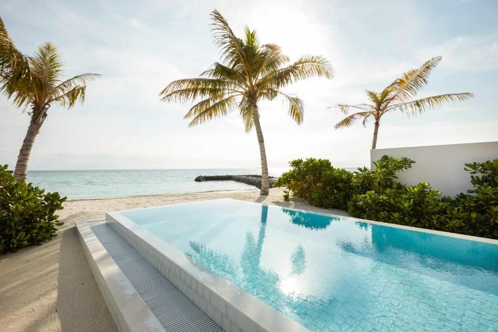 rooms-beach-suite-with-pool