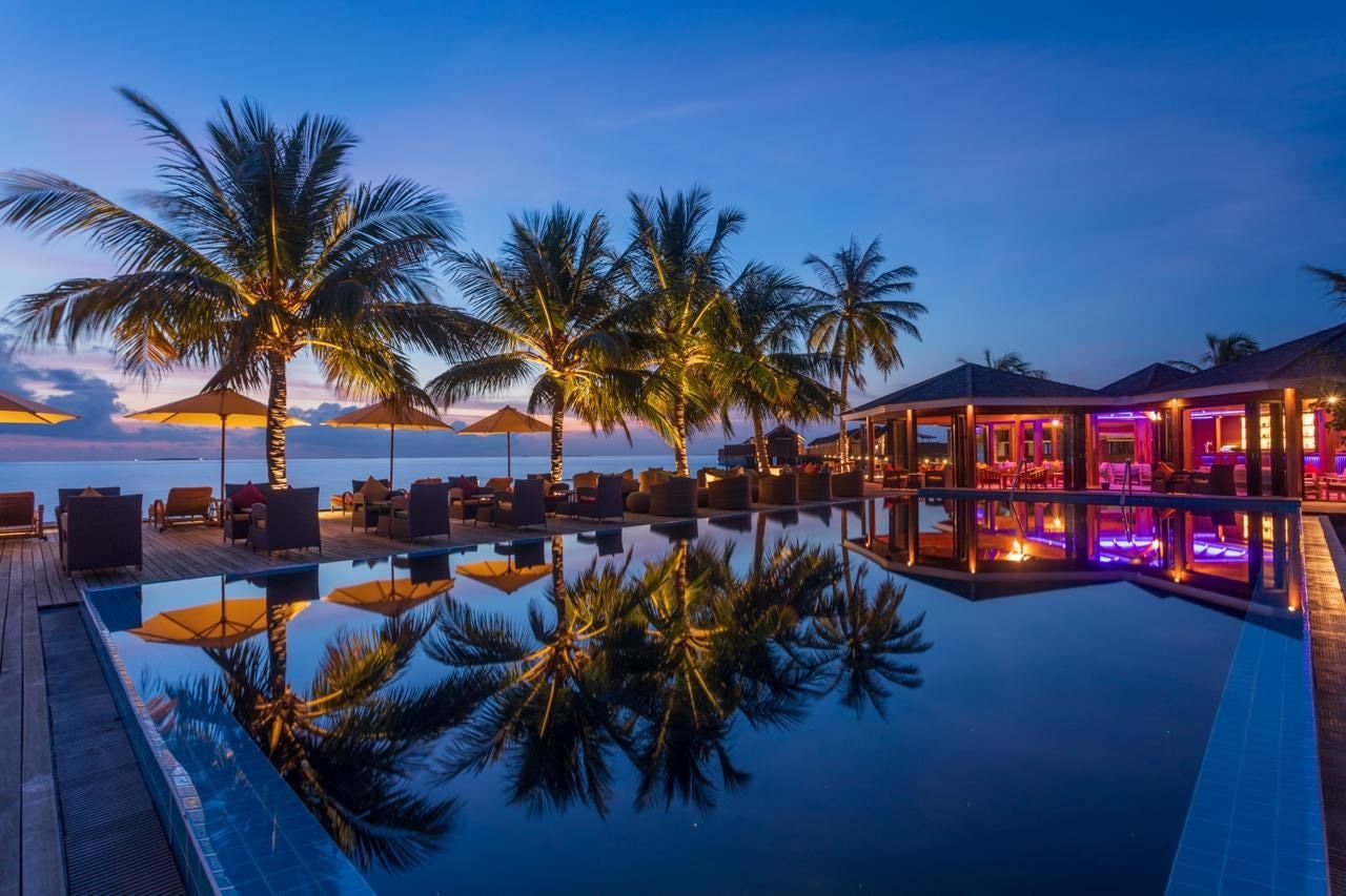 bars-thundi-pool-bar