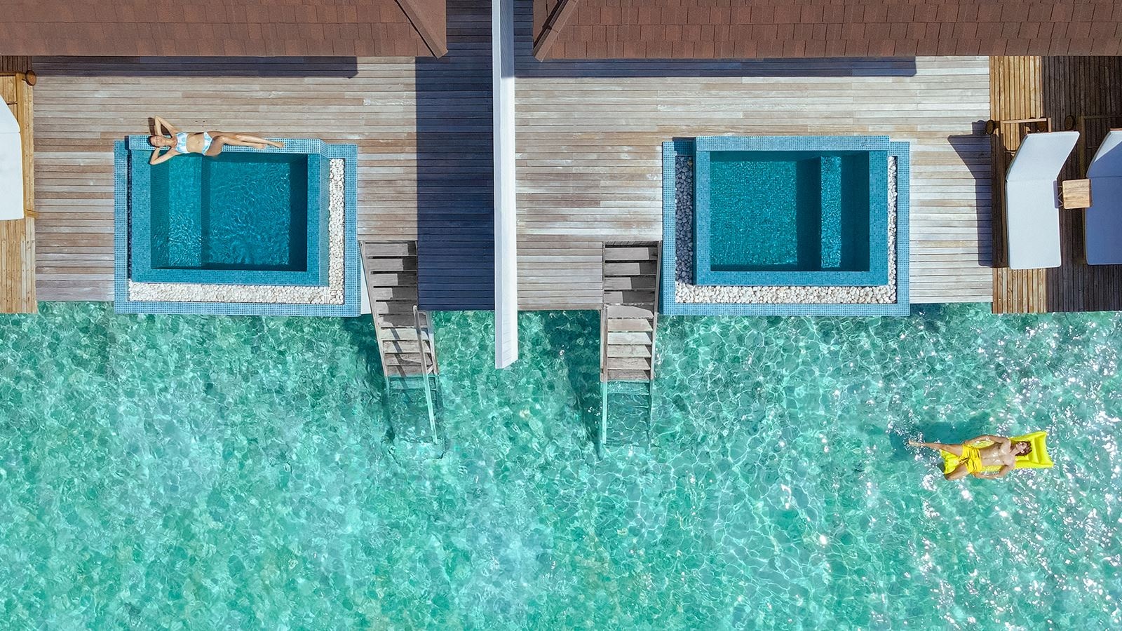 rooms-lagoon-overwater-villa-with-pool