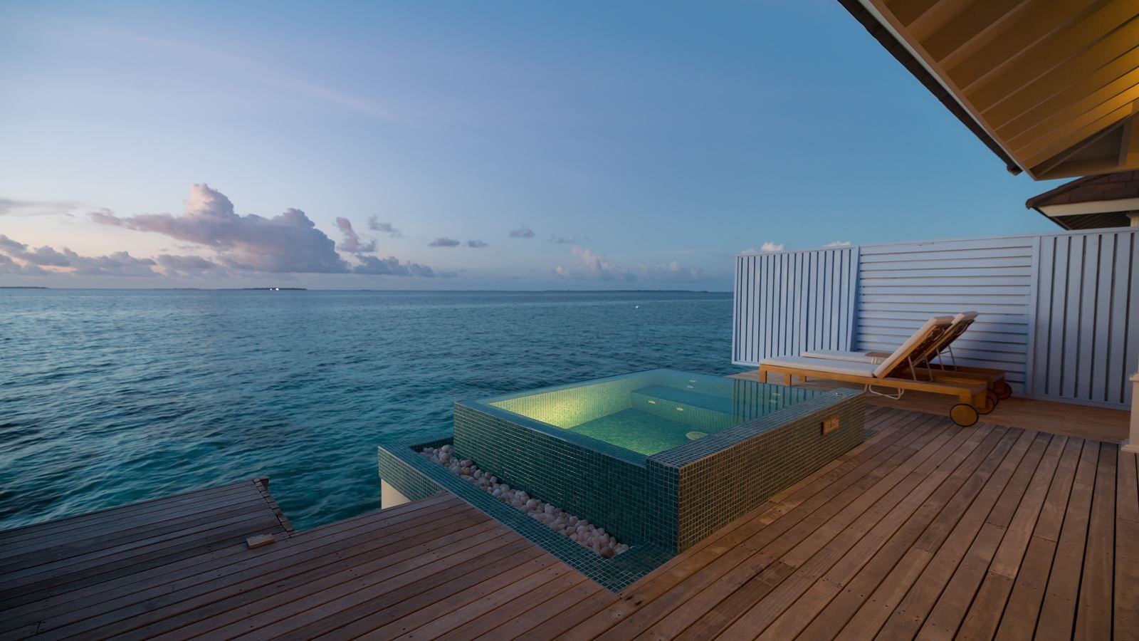 rooms-ocean-overwater-villa-with-pool