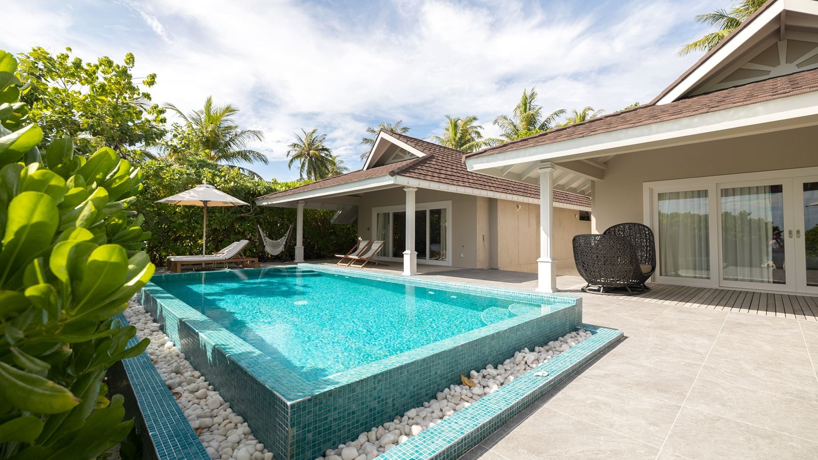 rooms-2-bedroom-beach-villa-with-pool