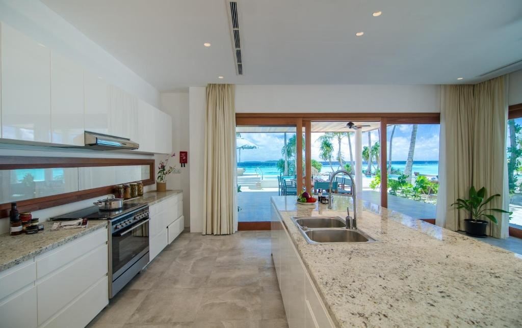 rooms-the-great-beach-residence-eight-bedrooms