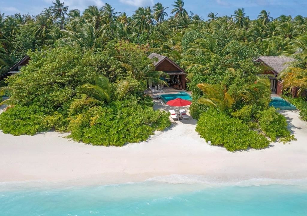 rooms-deluxe-beach-pool-villa