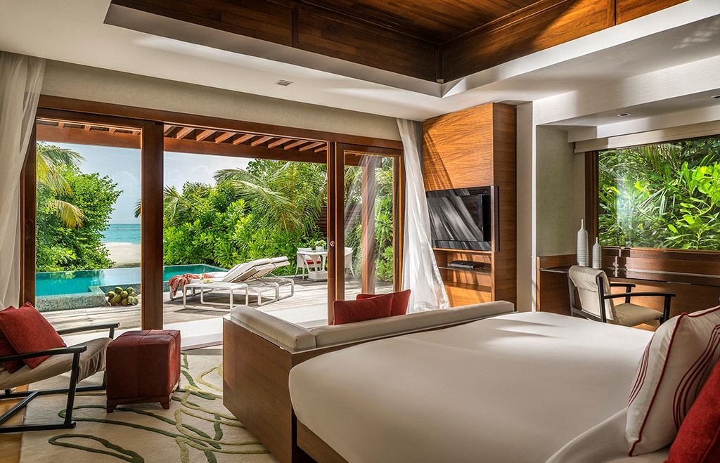 rooms-three-bedroom-beach-pool-pavilion