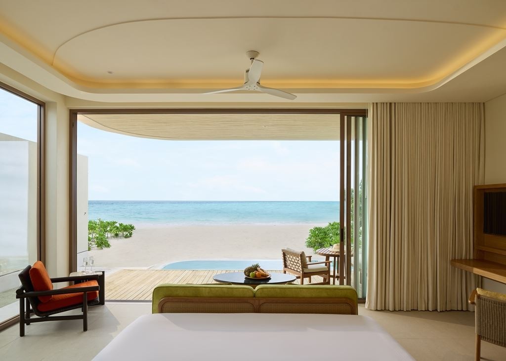 rooms-onebedroom-sunset-beach-pool-villa
