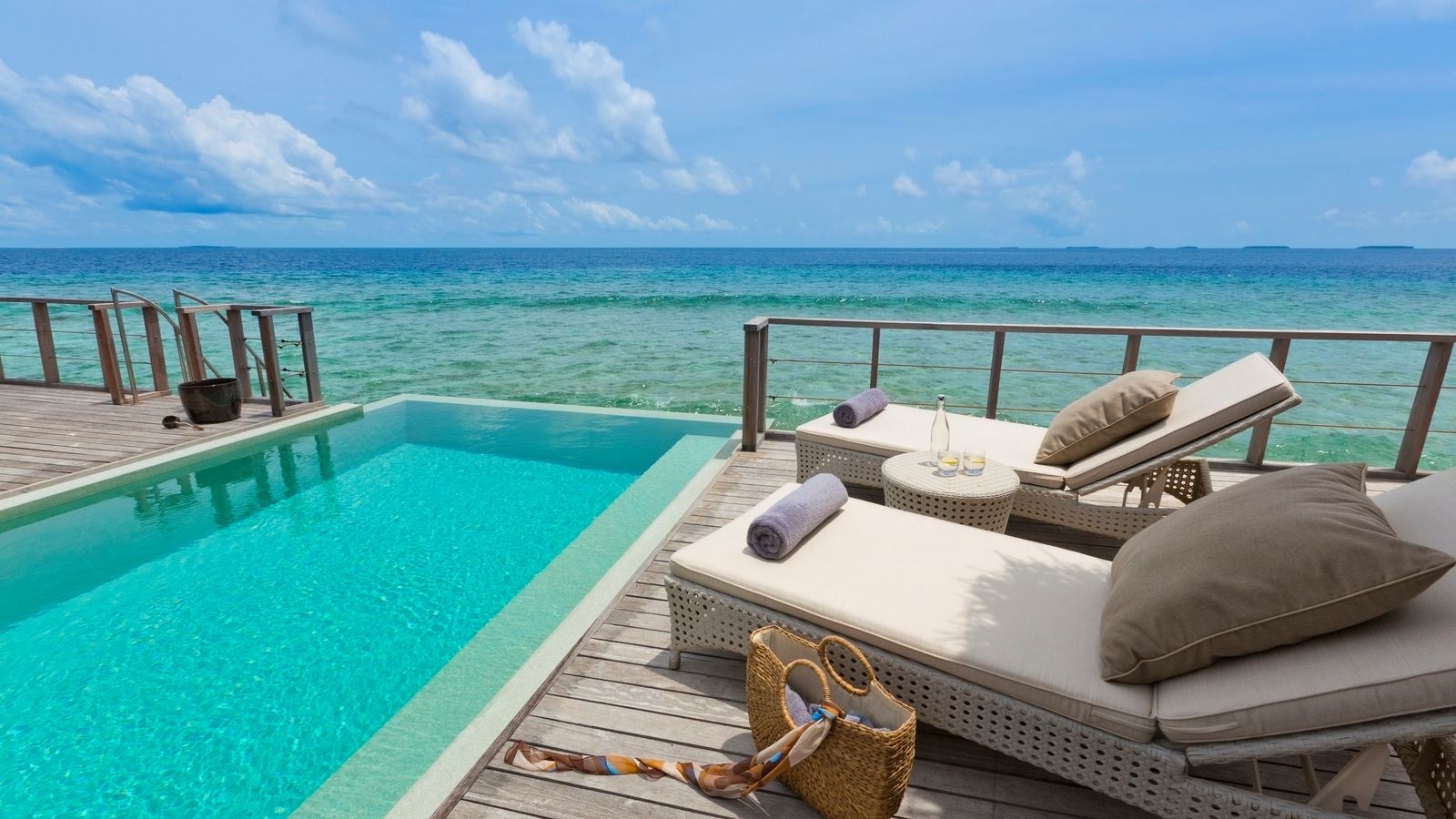 rooms-two-bedrooms-overwater-pool-pavilion