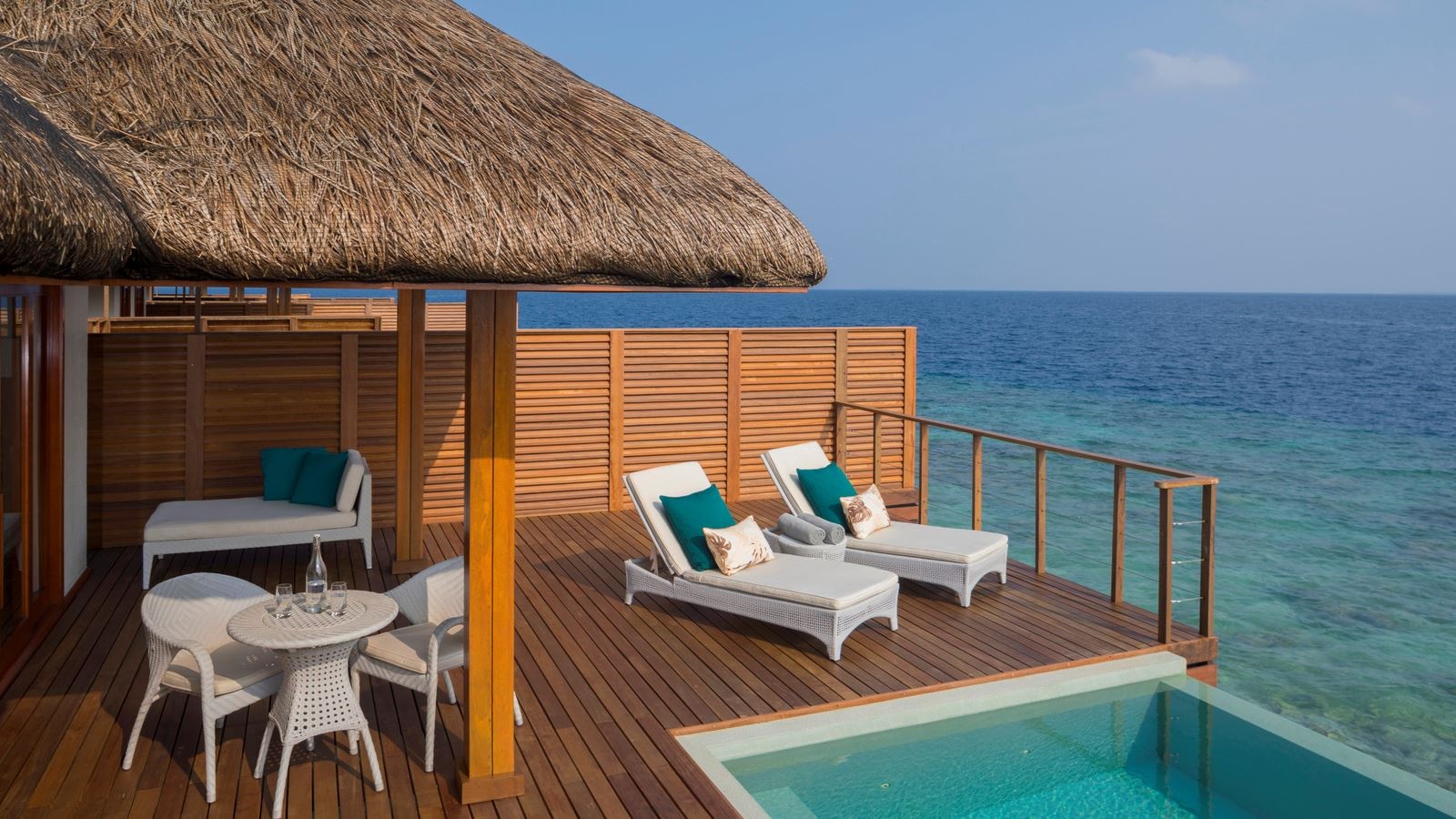 rooms-waterfront-pool-villa