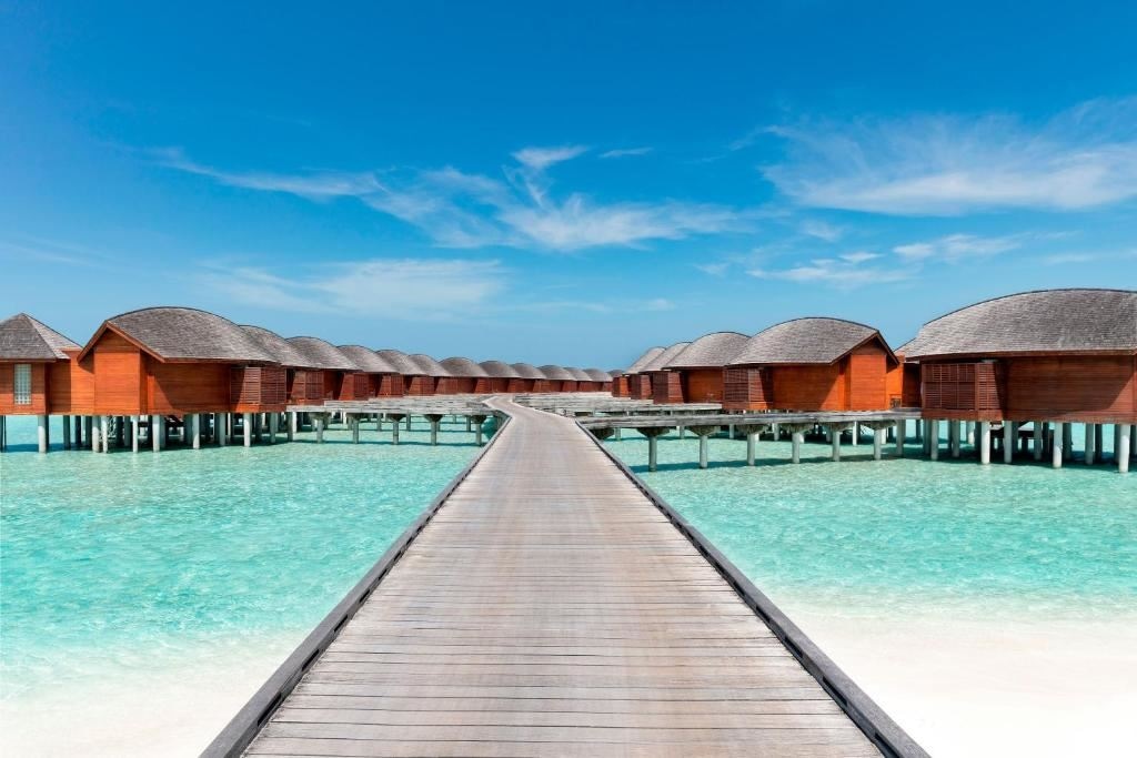 rooms-sunset-over-water-suite