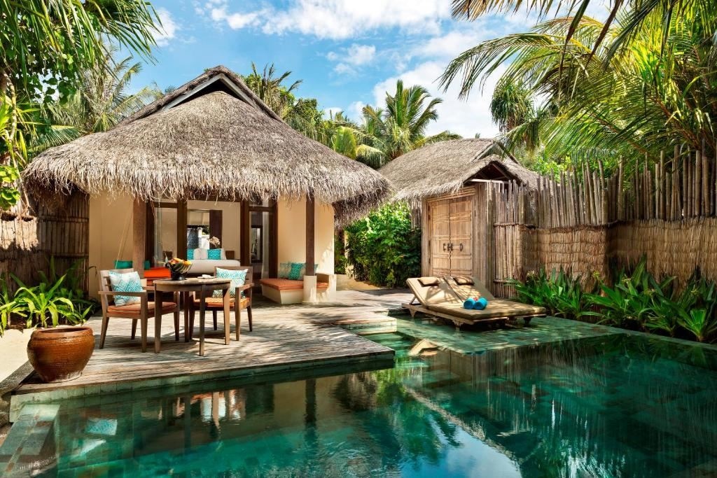 rooms-sunset-beach-pool-villa