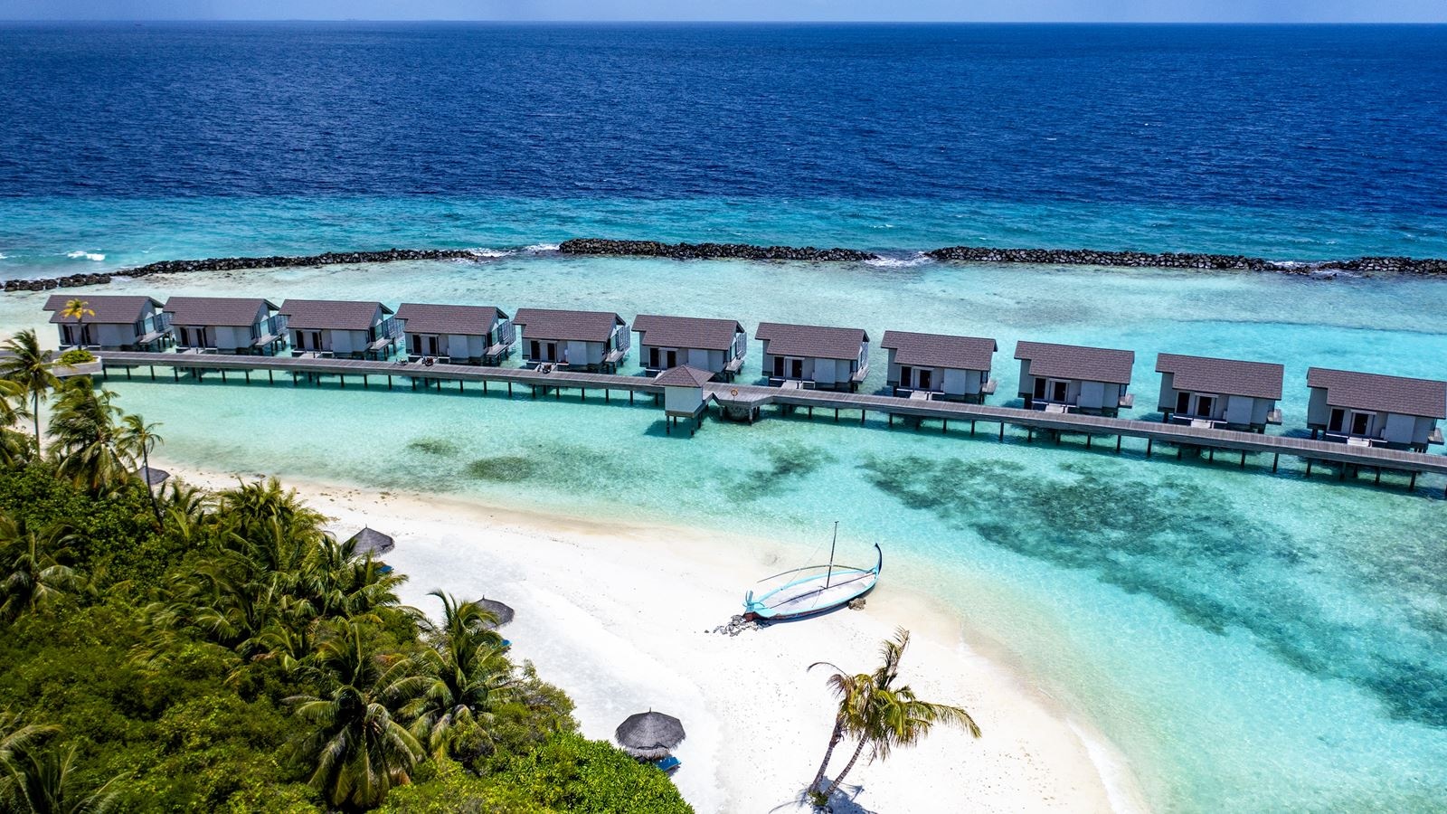 rooms-water-villa