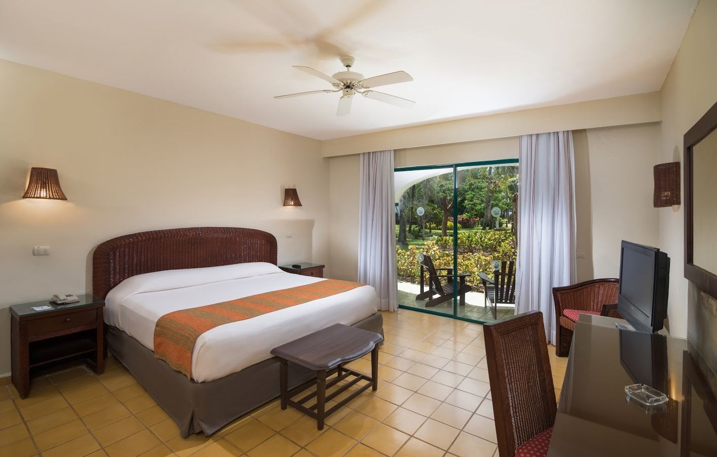 rooms-garden-view